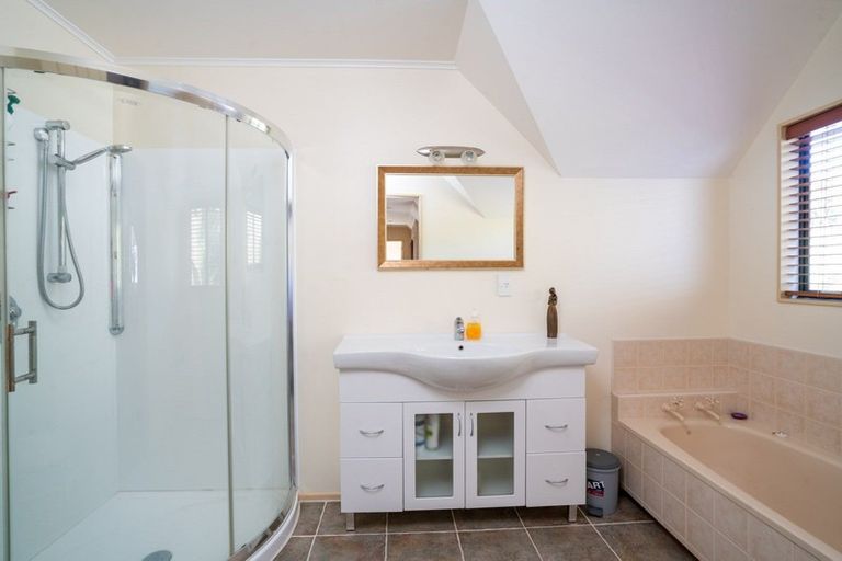 Photo of property in 25 Te Moenga Park, Acacia Bay, Taupo, 3330