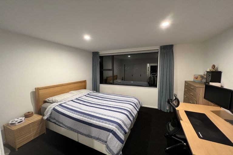 Photo of property in 5/15 Chivalry Road, Glenfield, Auckland, 0629