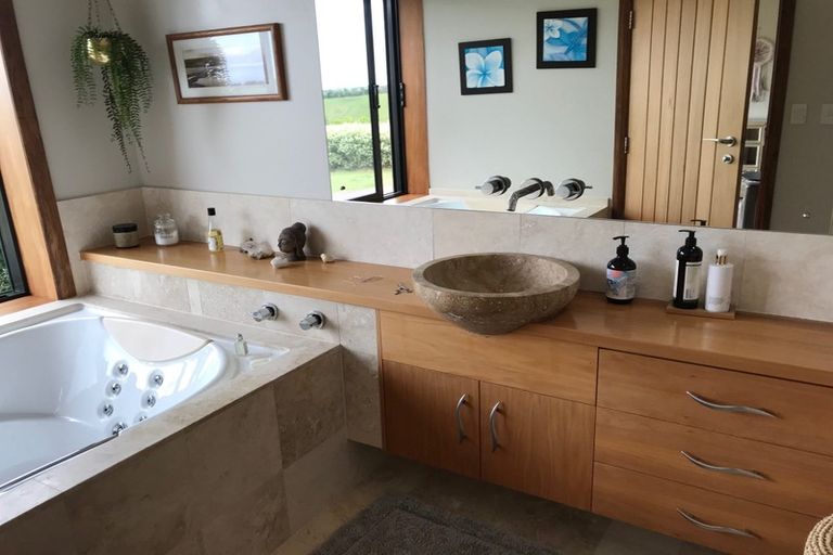 Photo of property in 55 Scarlys Way, Okitu, Gisborne, 4010