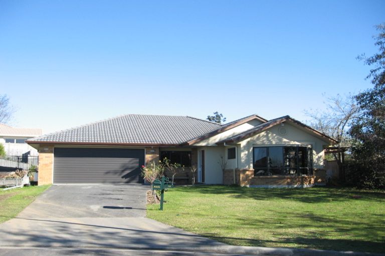 Photo of property in 18 Avonglen Court, Wattle Downs, Auckland, 2103