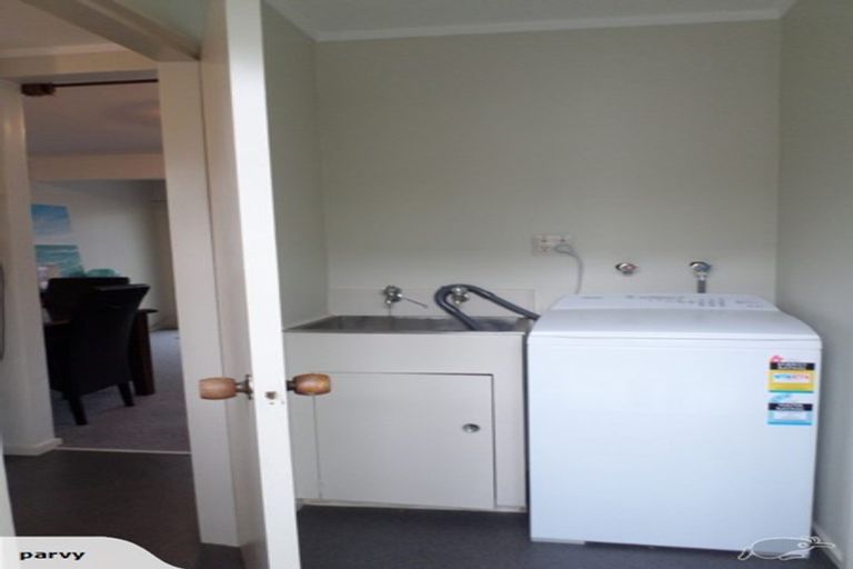 Photo of property in 3/49 Apu Crescent, Lyall Bay, Wellington, 6022