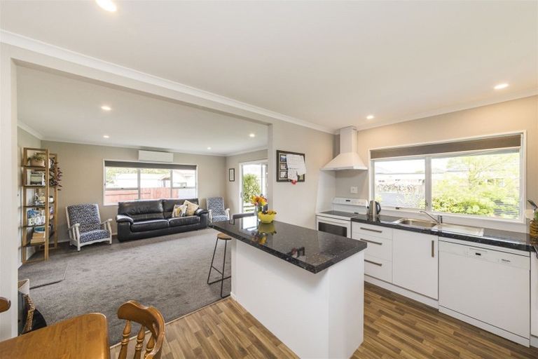 Photo of property in 6b Purdie Place, Milson, Palmerston North, 4414