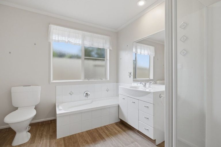 Photo of property in 12 Marshwood Place, Papamoa Beach, Papamoa, 3118