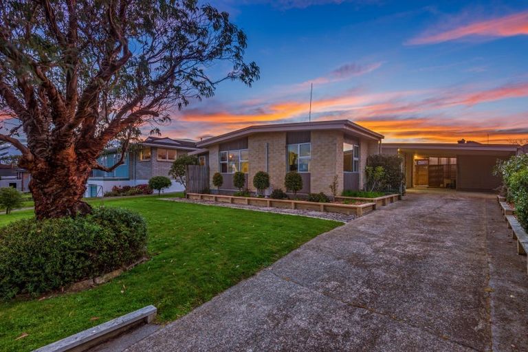 Photo of property in 35 Terry Crescent, Milson, Palmerston North, 4414