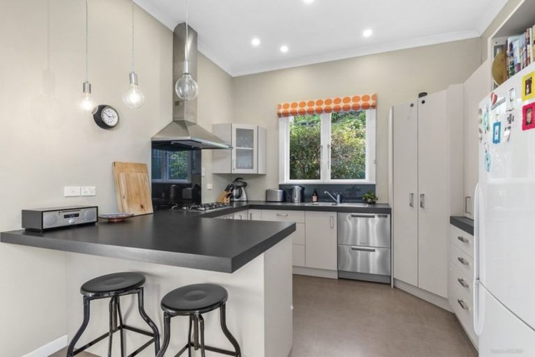 Photo of property in 8 Henry Street, Kilbirnie, Wellington, 6022