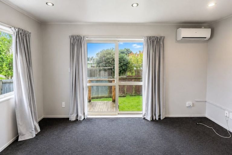 Photo of property in 613 Massey Road, Mangere, Auckland, 2022