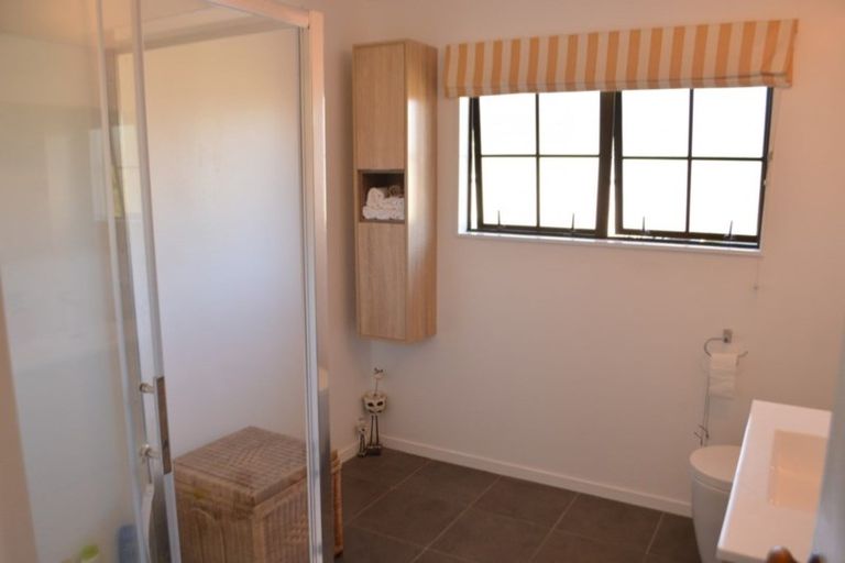 Photo of property in 94 Oxford Street, Tawa, Wellington, 5028