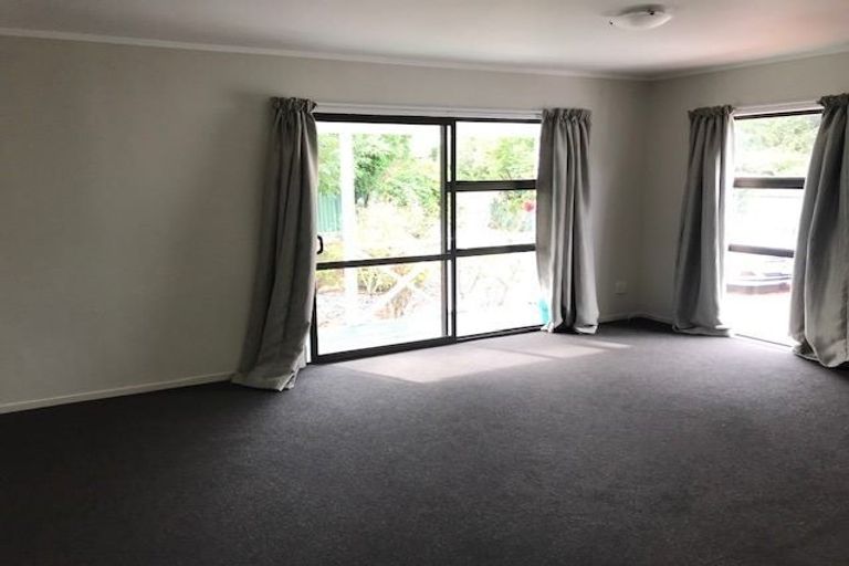 Photo of property in 43 Gilbass Avenue, Hamilton Lake, Hamilton, 3204