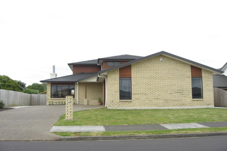 Photo of property in 16 Cloverlea Place, Pukekohe, 2120