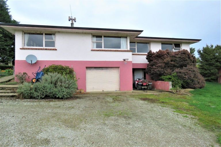 Photo of property in 9 Neill Road, Tokanui, 9884