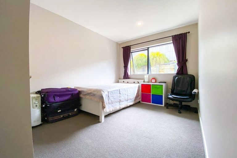 Photo of property in 2 Northbrook Close, Greenhithe, Auckland, 0632