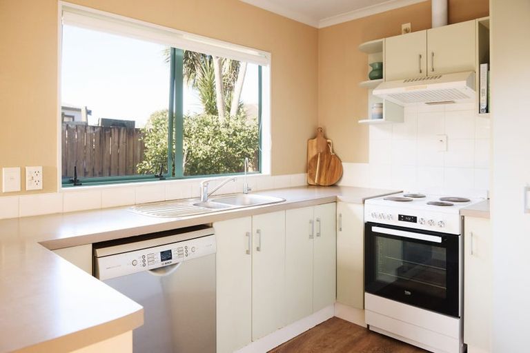 Photo of property in 93 Romana Crescent, Papamoa Beach, Papamoa, 3118