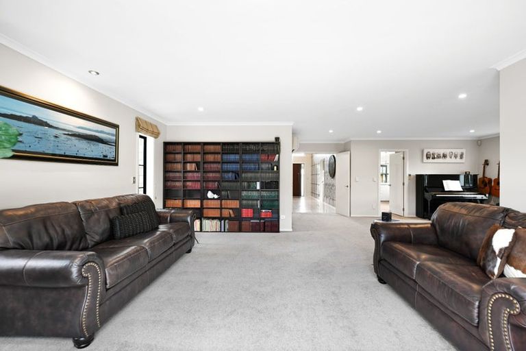 Photo of property in 27 Nielsen Gardens, Rototuna, Hamilton, 3210