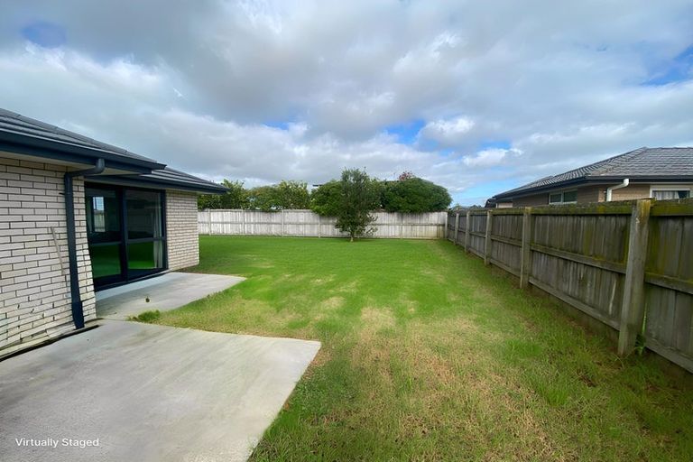 Photo of property in 28 Regis Park Drive, Pukekohe, 2120