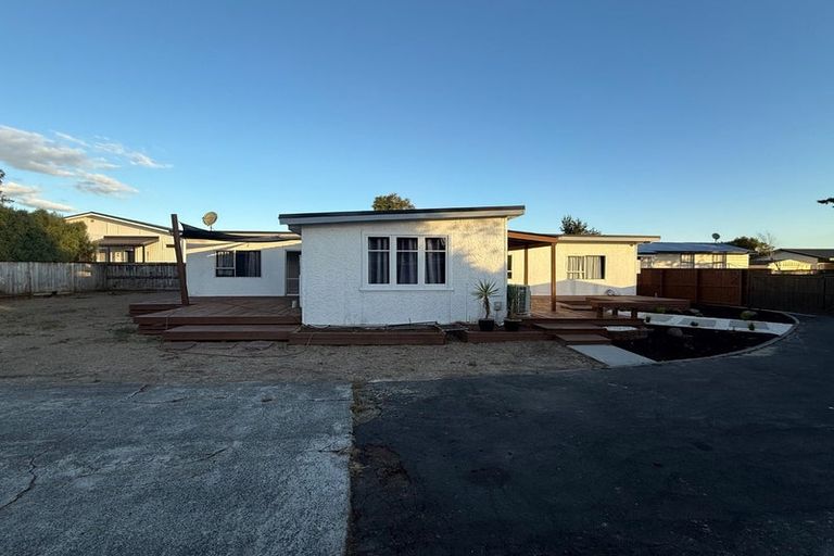 Photo of property in 5 Oak Avenue, Nawton, Hamilton, 3200