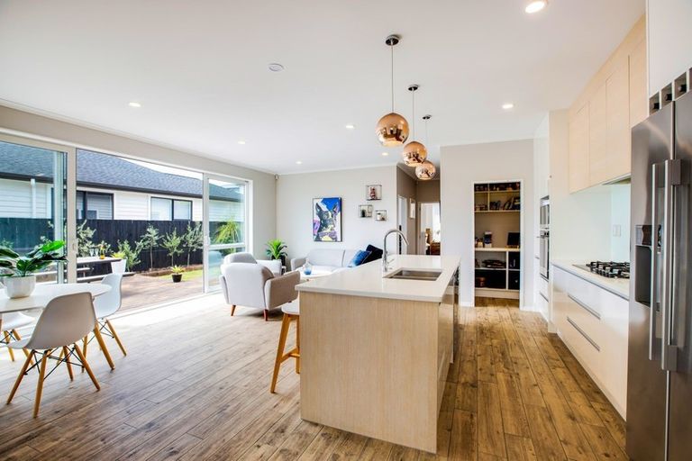 Photo of property in 15 Remana Crescent, Huapai, Kumeu, 0810