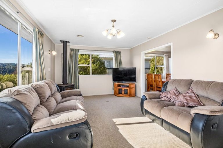 Photo of property in 25 Robson Street, Stokes Valley, Lower Hutt, 5019