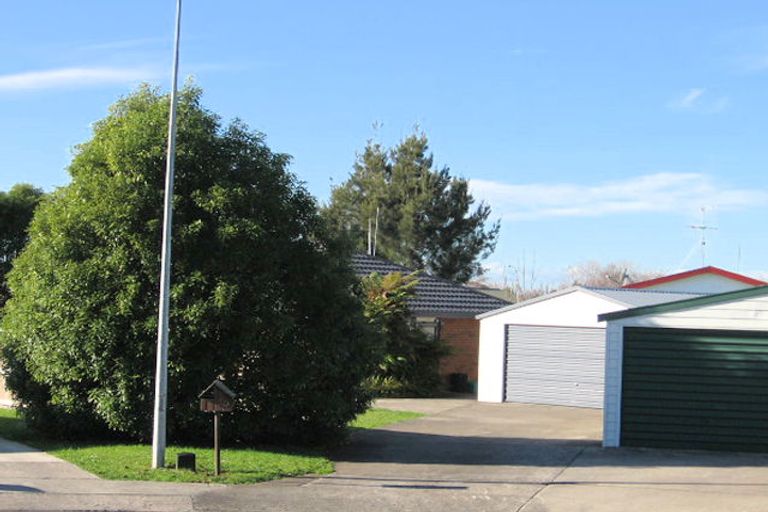 Photo of property in 18 Rosehill Place, Nawton, Hamilton, 3200
