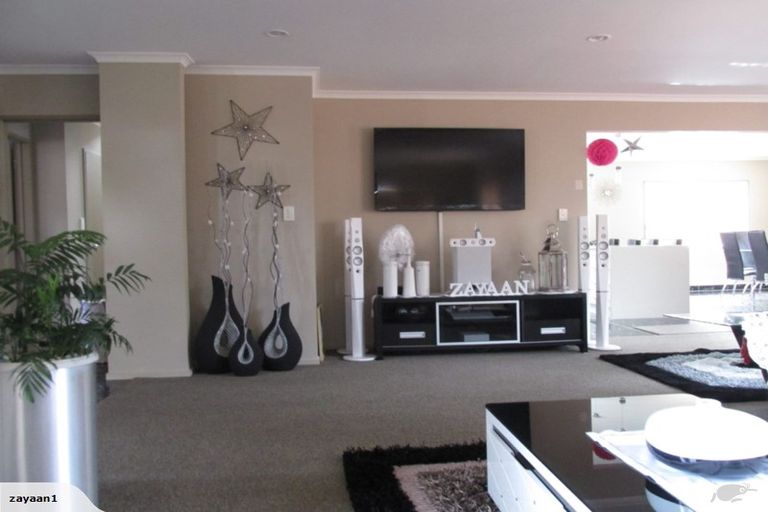 Photo of property in 27 Crossandra Drive, Mangere, Auckland, 2022