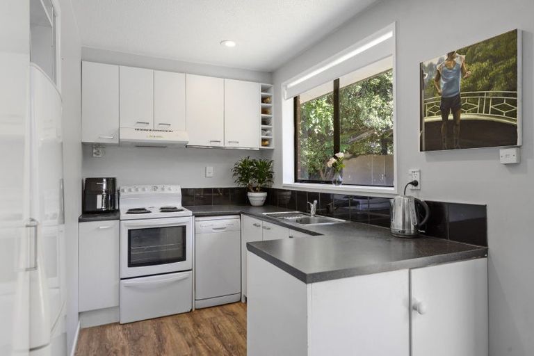 Photo of property in 2/1 Thornhill Place, Sockburn, Christchurch, 8042