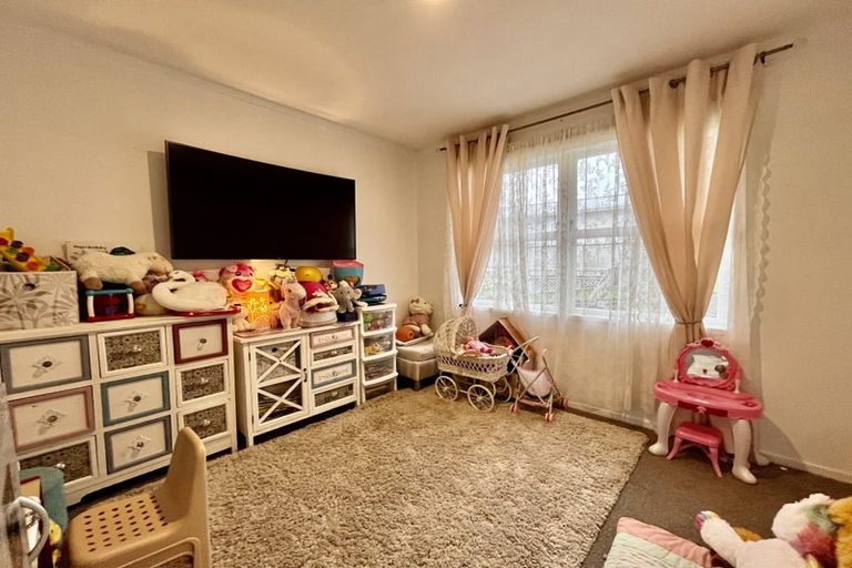 Photo of property in 73 Angelo Avenue, Howick, Auckland, 2014