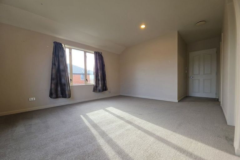 Photo of property in 135a Memorial Avenue, Burnside, Christchurch, 8053