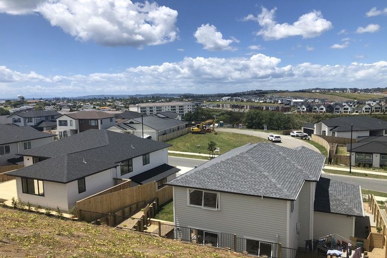 Photo of property in 9 Davey Crescent, Orewa, 0931