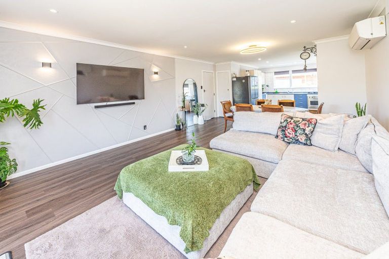 Photo of property in 3/5 Saint Leonard Street, Saint Johns Hill, Whanganui, 4501