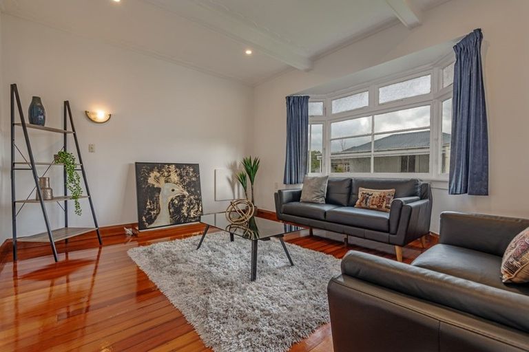 Photo of property in 28 Nikau Street, Takaro, Palmerston North, 4410
