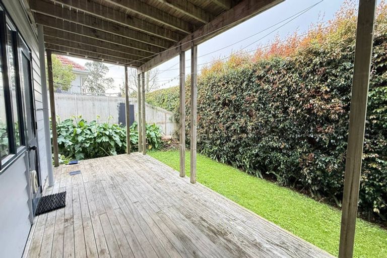 Photo of property in 3/158 Cliff View Drive, Green Bay, Auckland, 0604