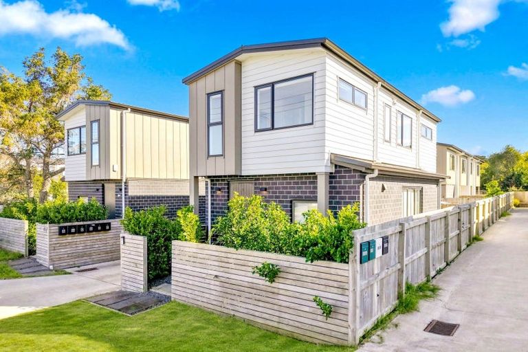 Photo of property in 47a Northcote Road, Hillcrest, Auckland, 0627