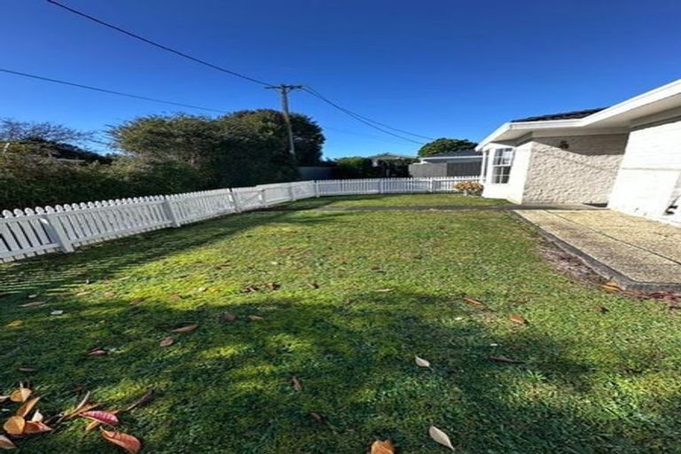 Photo of property in 2/14 Trafalgar Road, Milford, Auckland, 0620