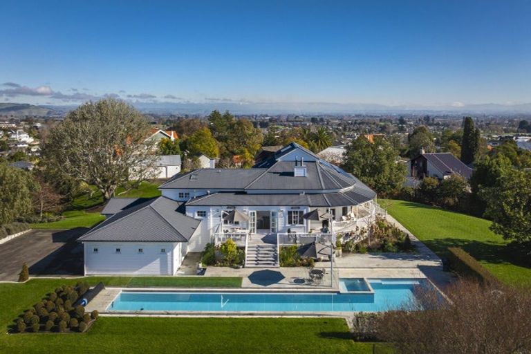 Photo of property in 59 Busby Hill, Havelock North, 4130