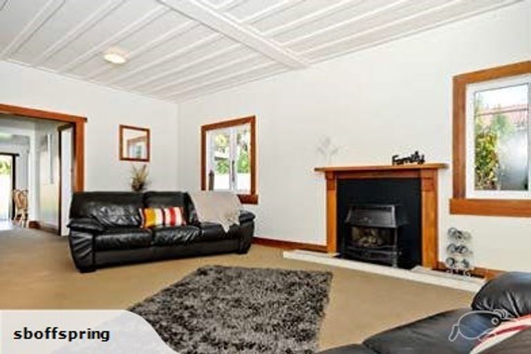 Photo of property in 8 Oxford Street, Fairfield, Hamilton, 3214