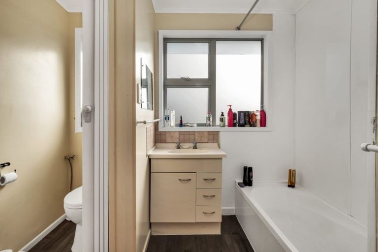 Photo of property in 4a Queen Road, Bellevue, Tauranga, 3110