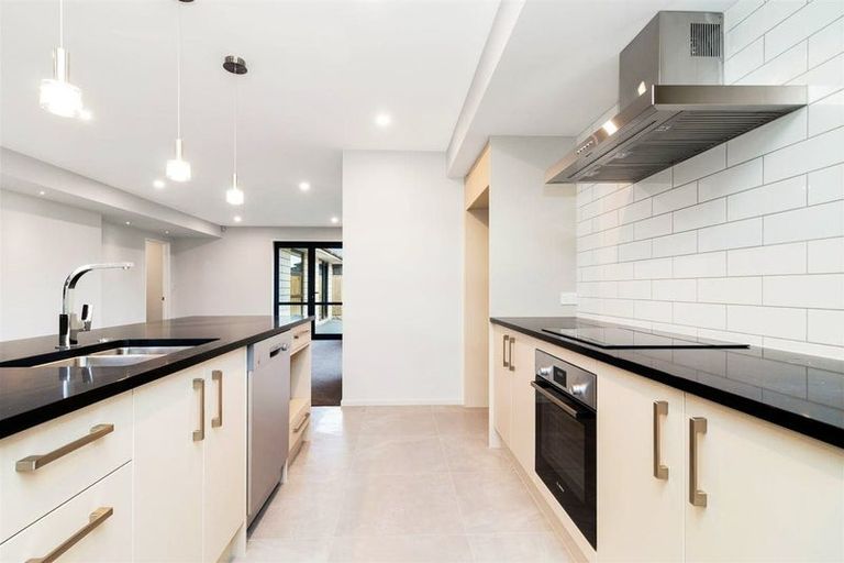 Photo of property in 17 Allied Road, Halswell, Christchurch, 8025