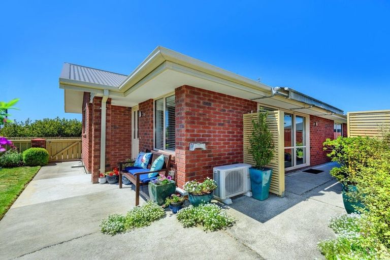 Photo of property in 27 Saltaire Street, North New Brighton, Christchurch, 8083
