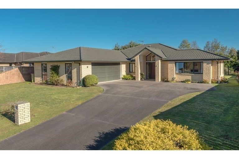 Photo of property in 15 Oldfield Court, Huntington, Hamilton, 3210