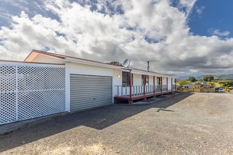 Photo of property in 11 Atua Street, Waikanae Beach, Waikanae, 5036