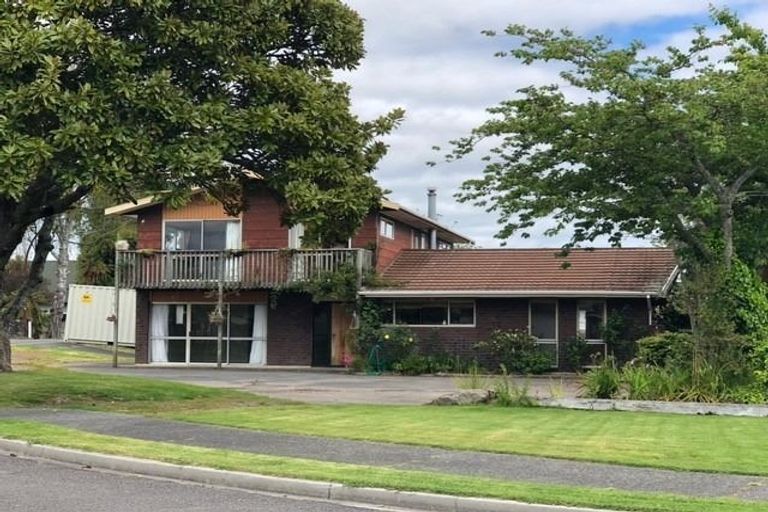 Photo of property in 4 Stonebridge Park Drive, Holdens Bay, Rotorua, 3010