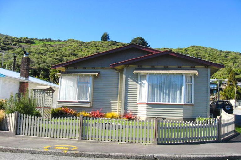 Photo of property in 19 Blackmore Street, Greymouth, 7805