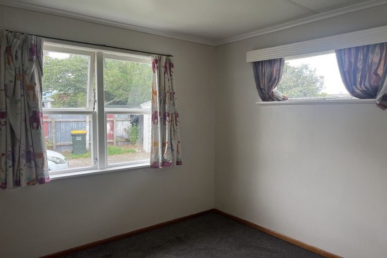 Photo of property in 20a Mckenzie Street, Levin, 5510