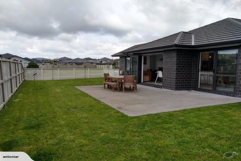 Photo of property in 4 Aporo Drive, Kumeu, 0810