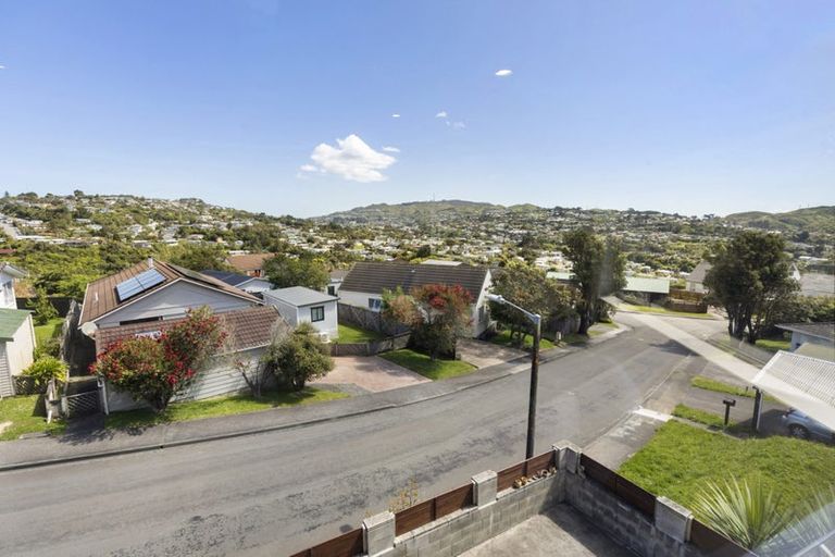 Photo of property in 27a Dominica Crescent, Grenada Village, Wellington, 6037