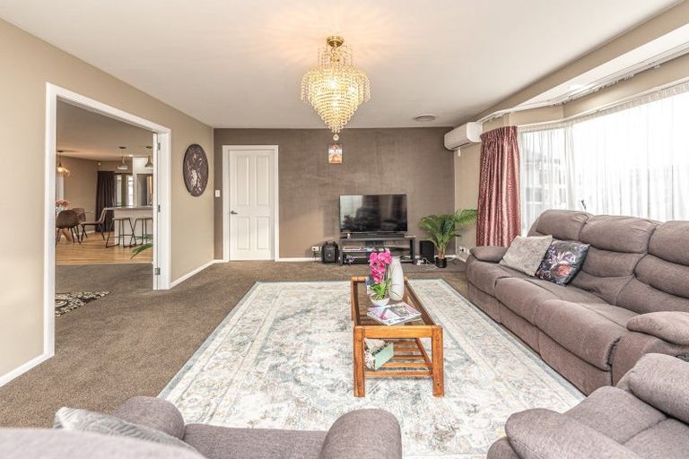 Photo of property in 16 Waharua Place, Tawhero, Whanganui, 4501