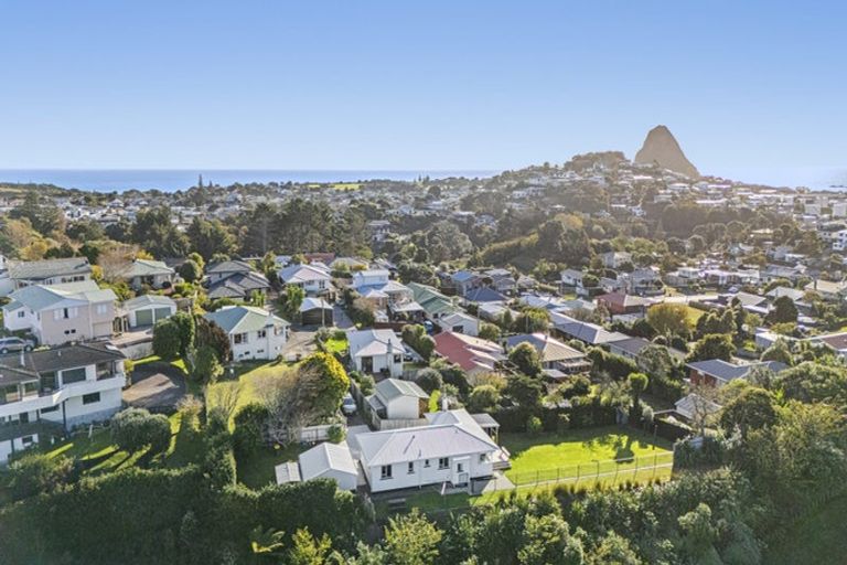 Photo of property in 97d Pioneer Road, Moturoa, New Plymouth, 4310