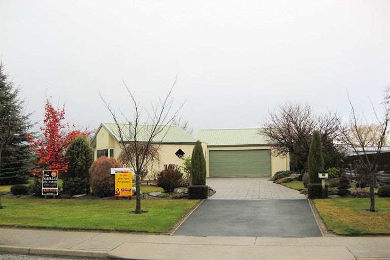 Photo of property in 23 Orchard Street, Clyde, 9330