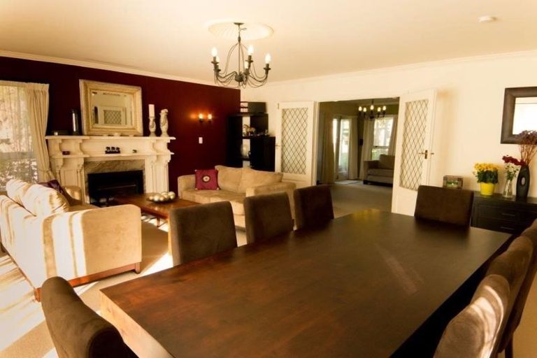 Photo of property in 1 Churton Drive, Churton Park, Wellington, 6037