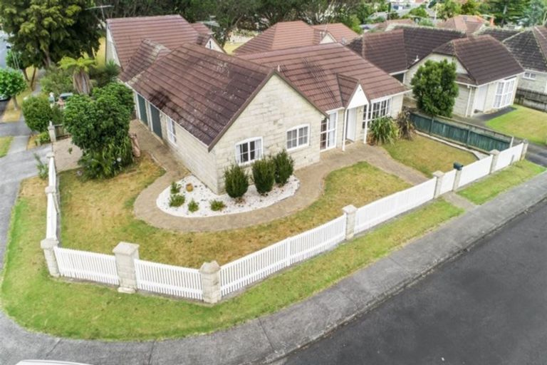 Photo of property in 2/10 Grande Vue Road, Hillpark, Auckland, 2102