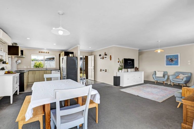 Photo of property in 6b Faber Place, Inglewood, 4330